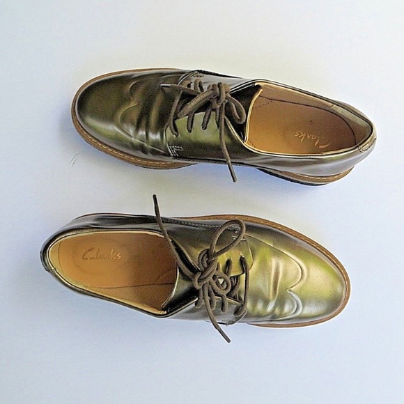 Clarks Shoes - (FINAL) CLARKS  METALLIC OXFORD- LIKE NEW